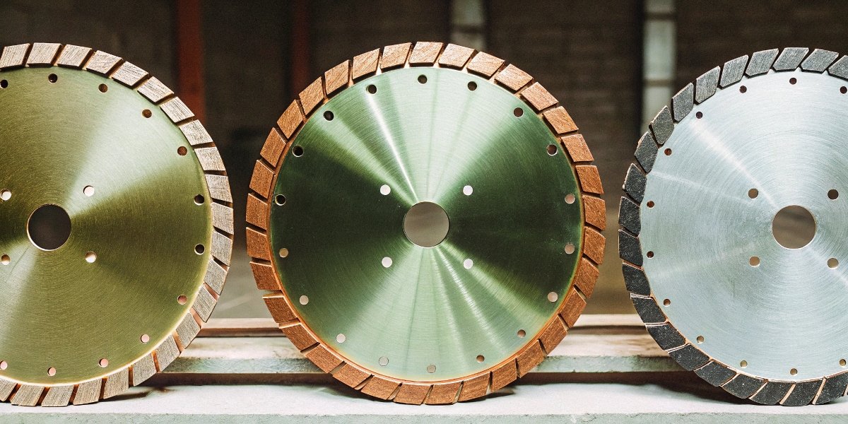 A side-by-side comparison of segmented, turbo, and continuous rim diamond blades